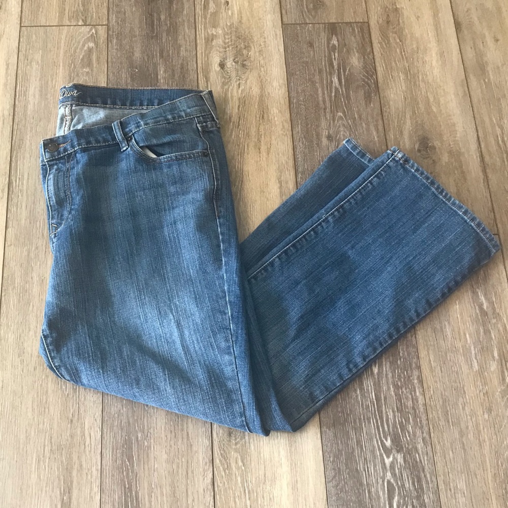 Women’s Plus Sz.  Old Navy Diva Jeans Sz. 18